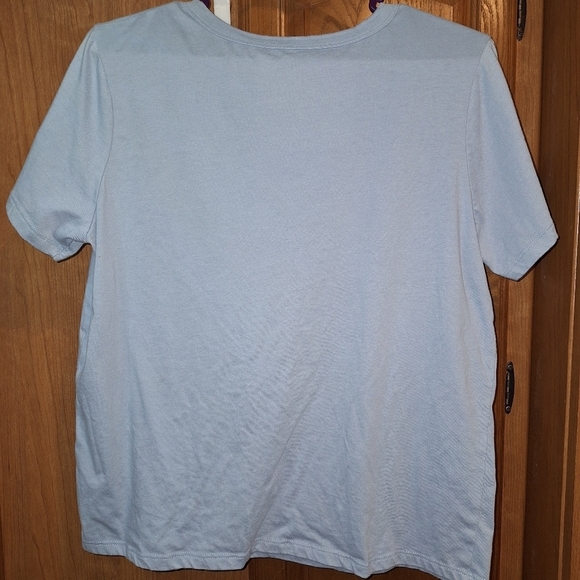 A Yellowstone Dutton Ranch short sleeve t-shirt in a men's size large. - Picture 2 of 3